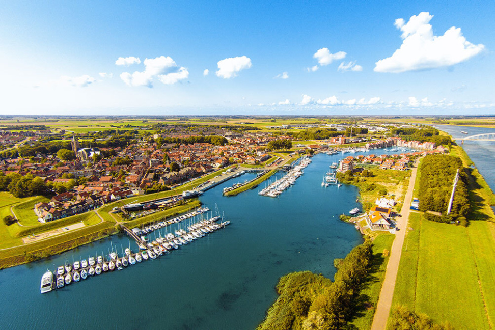tholen luchtfoto haven